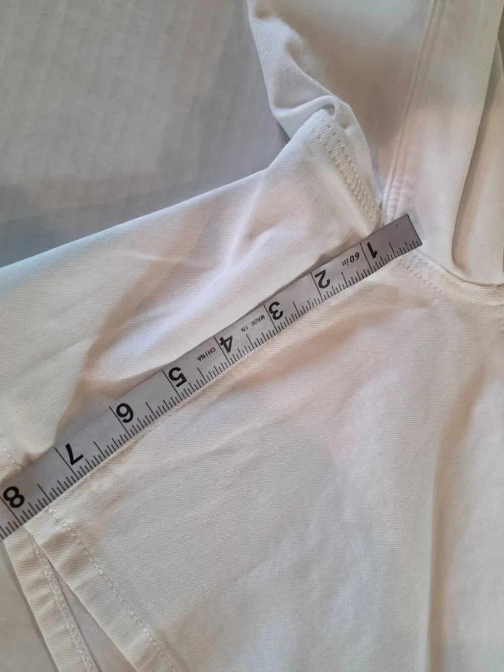 American Eagle Low Rise Baggy White Denim Shorts Size 8 NWOT